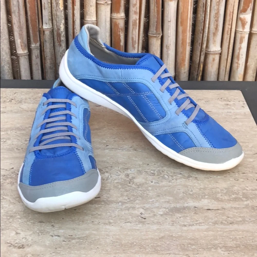 CLARKS Blue & Gray Elastic Laces Lightweight Airy Comfy Walking Shoes Sz 9 EUC - Picture 1 of 11